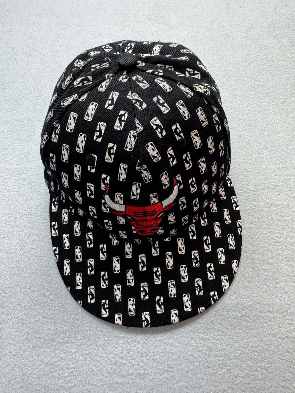 New Era Chicago Bulls Fitted Hat All Over NBA Logo